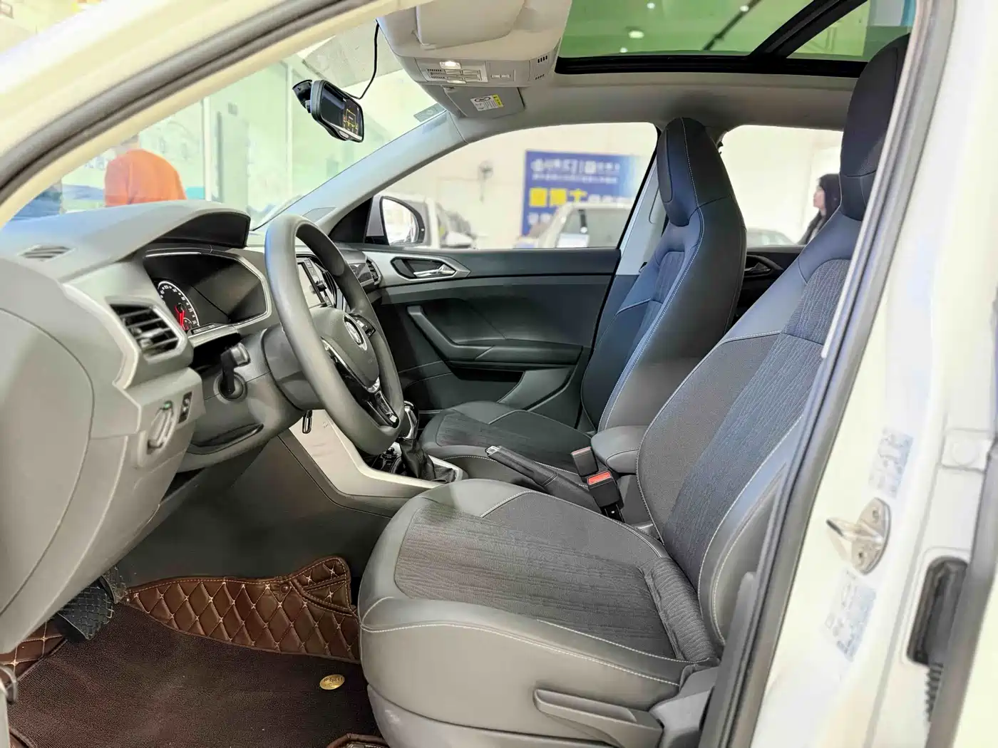 Volkswagen T-Cross 2019 1.5L Automatic Comfort Edition фото 4