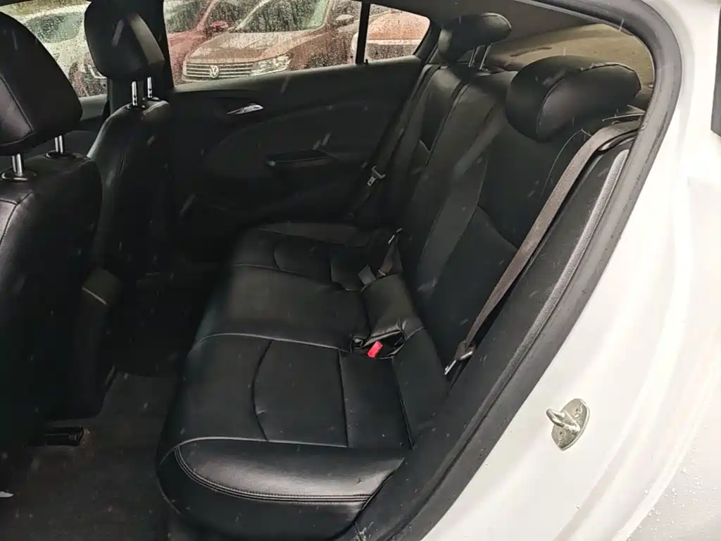 Chevrolet Cruze 2018 2018 320 Automatic Pioneer Sunroof Edition