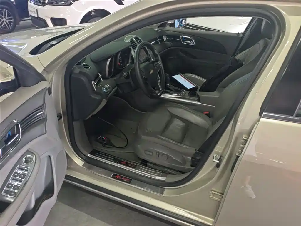 Chevrolet Malibu 2014 2.0L Automatic Luxury фото 15
