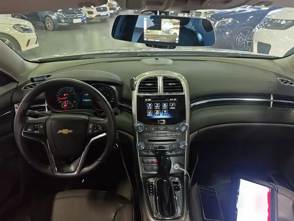 Chevrolet Malibu 2014 2.0L Automatic Luxury фото 10