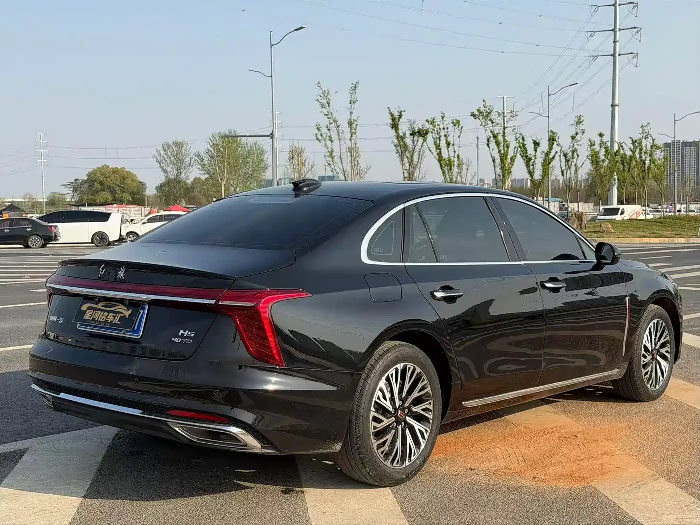 Hongqi H5 2025 2.0T Automatic Flag Celebration 500,000 Units Anniversary Edition фото 9