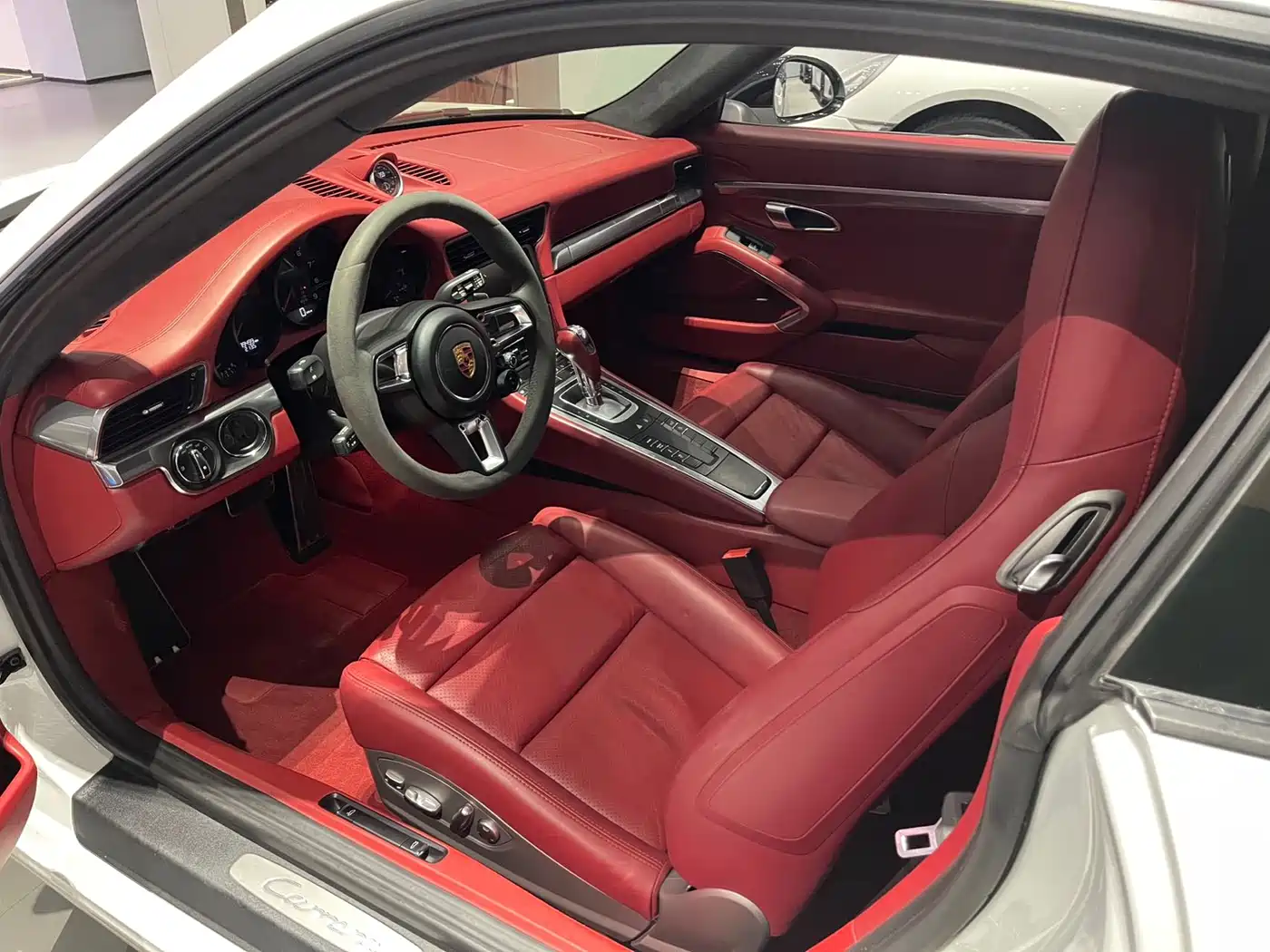 Porsche 911 2012 Carrera 3.4L фото 8