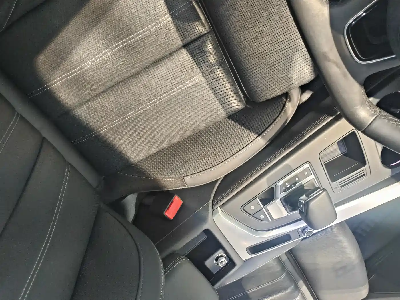 Audi A4L 2023 40 TFSI Luxury Sport фото 14