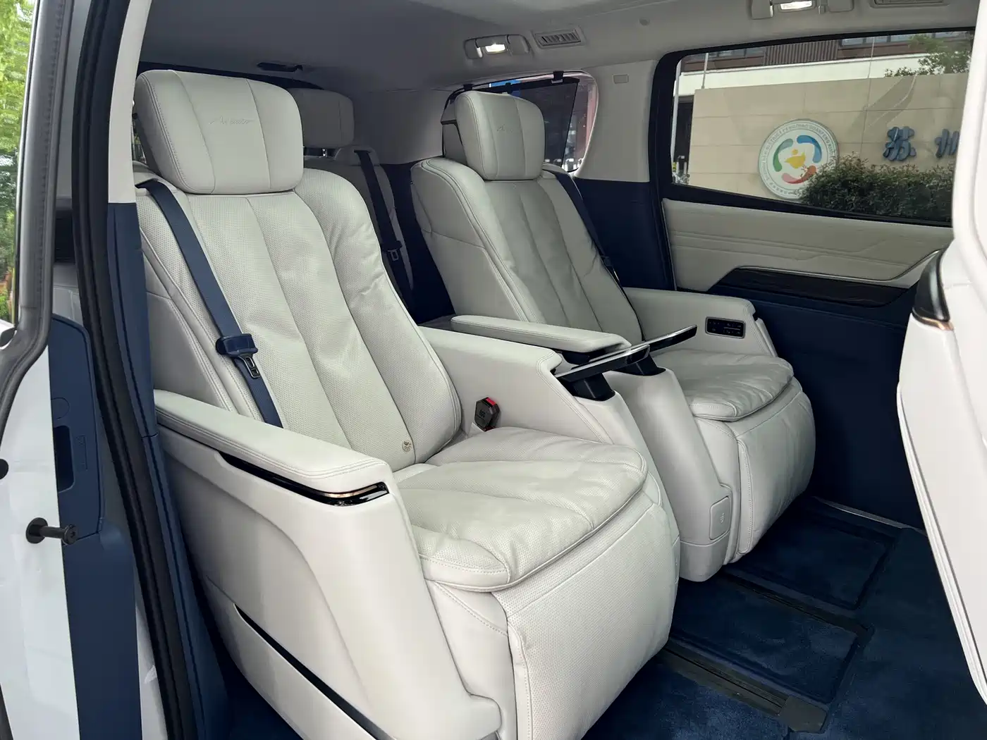 Buick Century 2025 2.0T 7-Seater World Edition фото 13