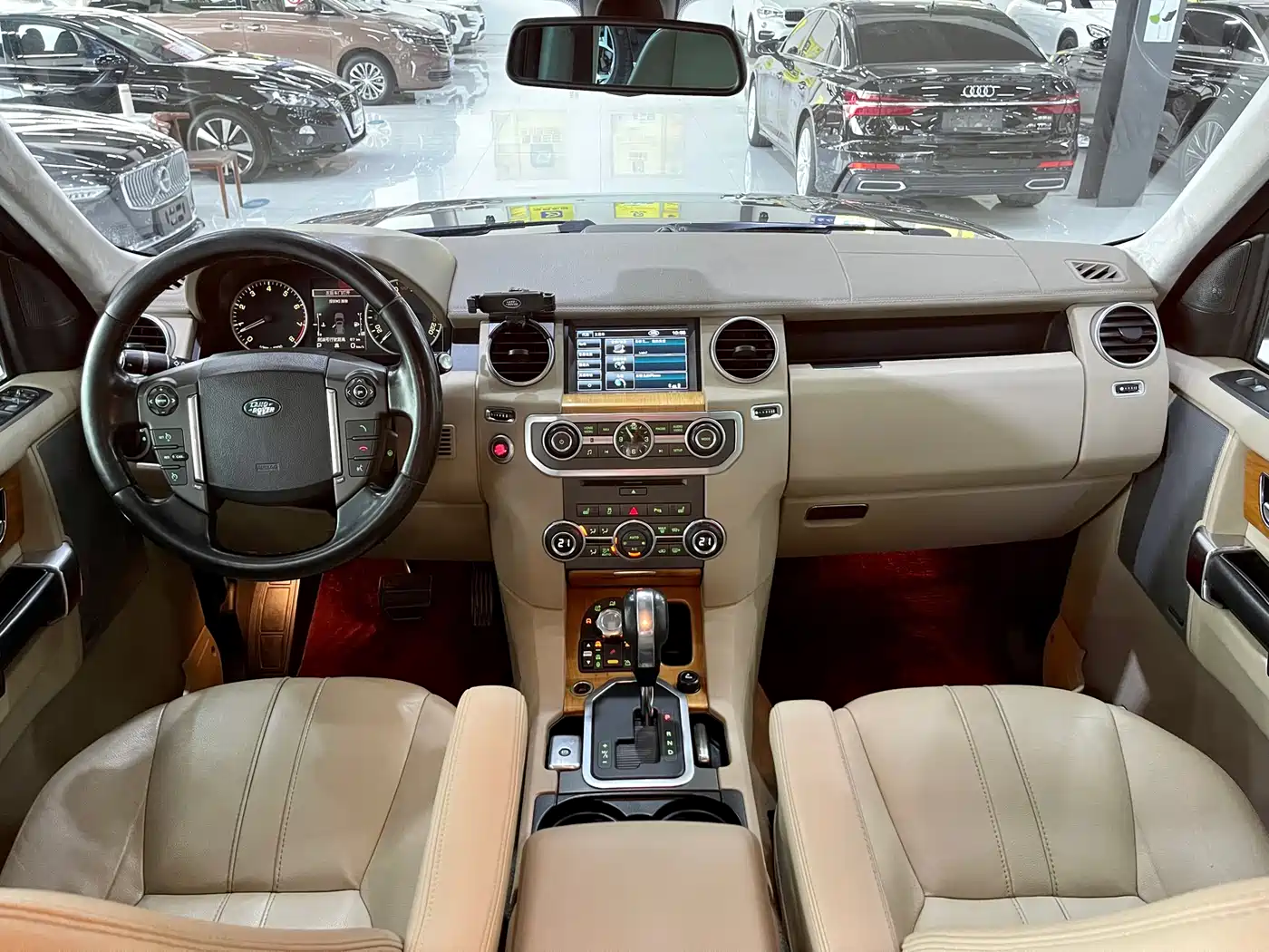 Land Rover Discovery 2012 5.0 V8 HSE фото 5