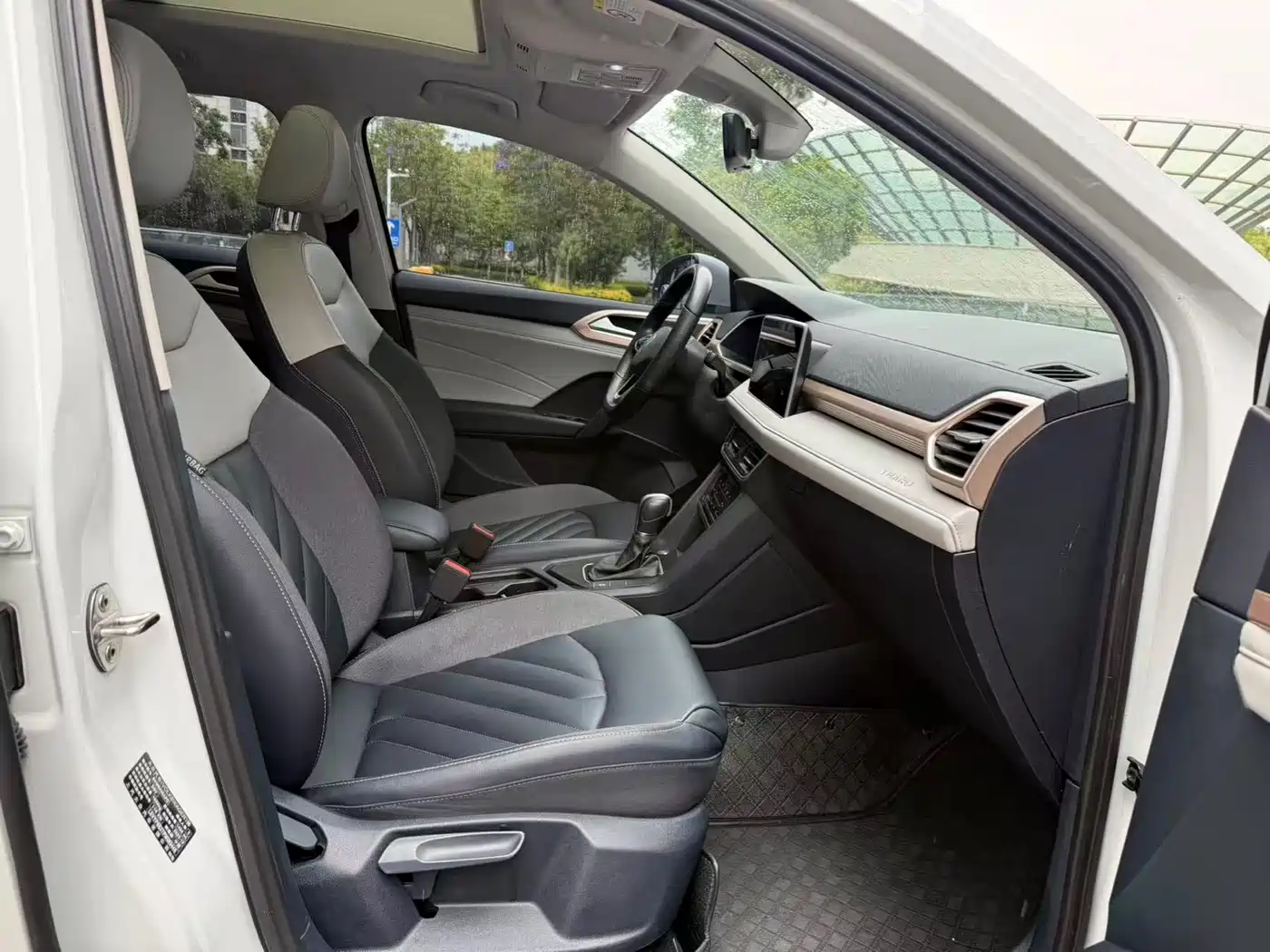 Volkswagen Tharu 2024 300TSI 2WD Bright Moon Edition фото 19