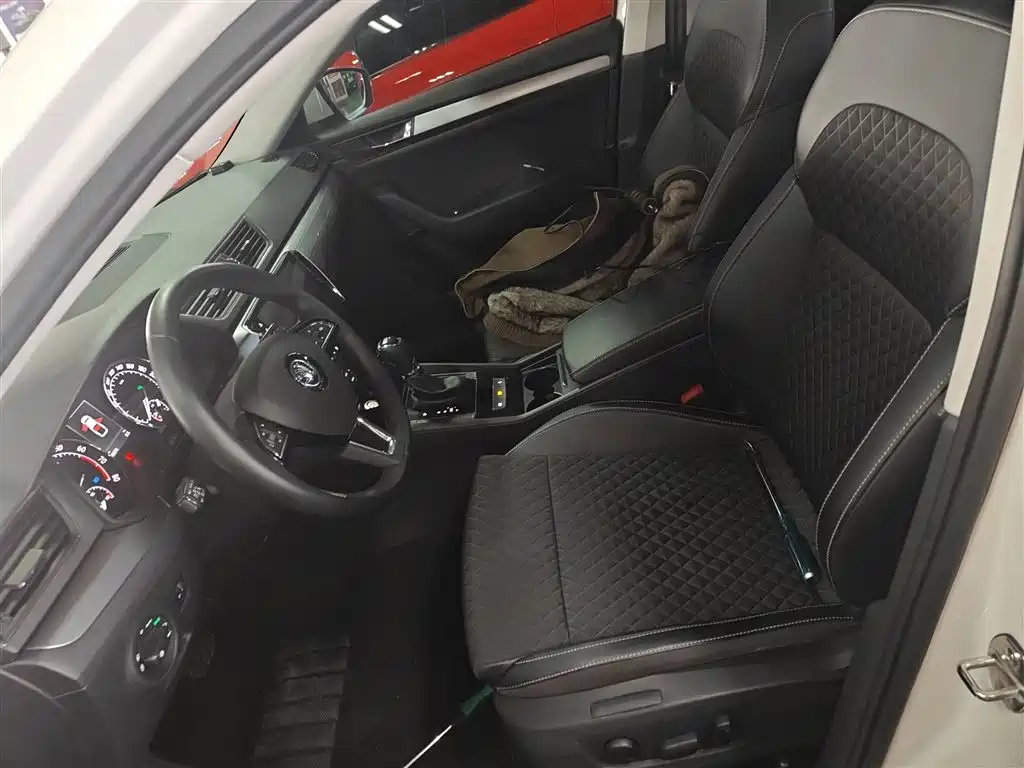 Škoda Superb 2016 TSI280 DSG Pioneer Edition фото 15