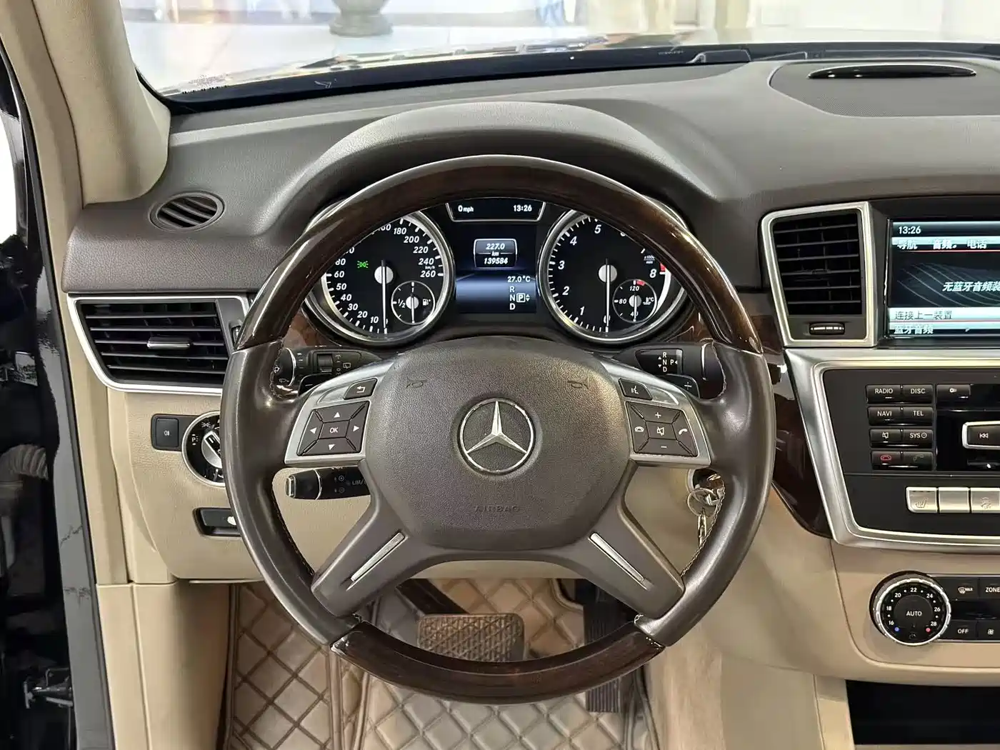 Mercedes-Benz M-Class 2014 ML 400 4MATIC Luxury фото 15