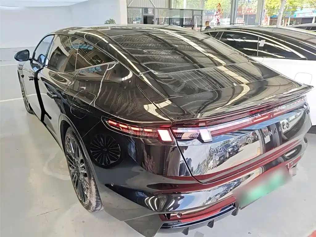 Lynk & Co 10 EM-P 2025 240 AWD Ultra Sport Edition фото 5