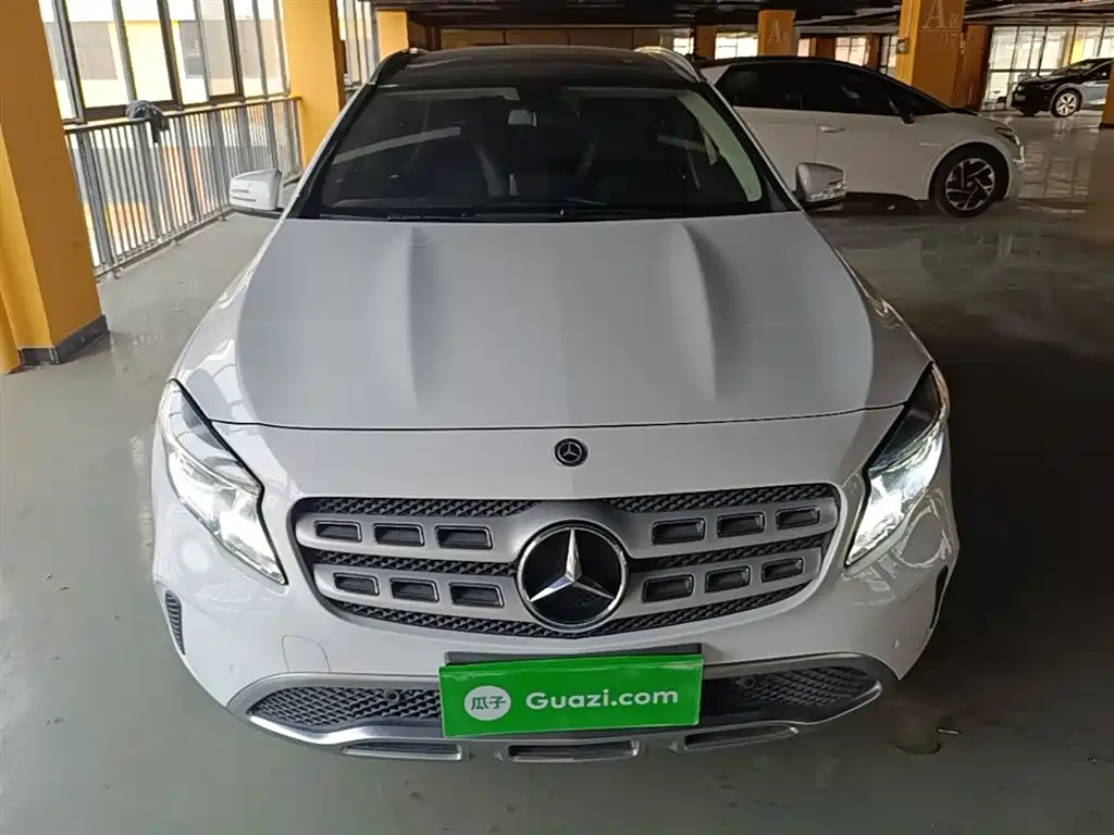 Mercedes-Benz GLA 2018 GLA 200 Dynamic фото 3