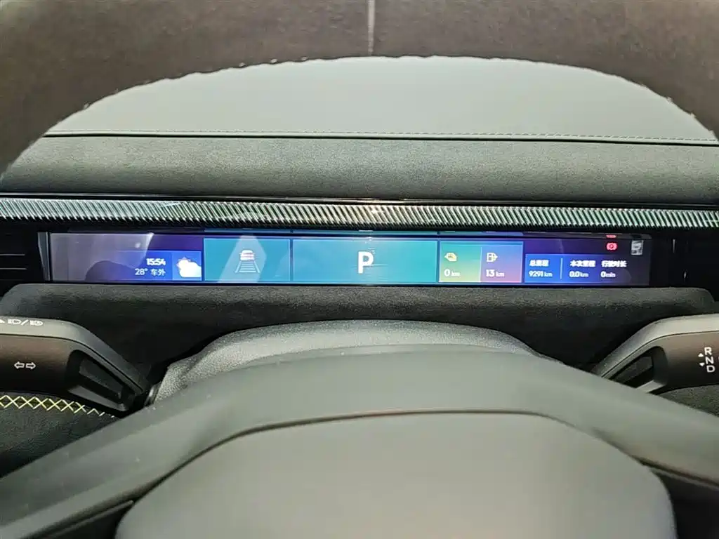 Lynk & Co 10 EM-P 2025 240 AWD Ultra Sport Edition фото 12