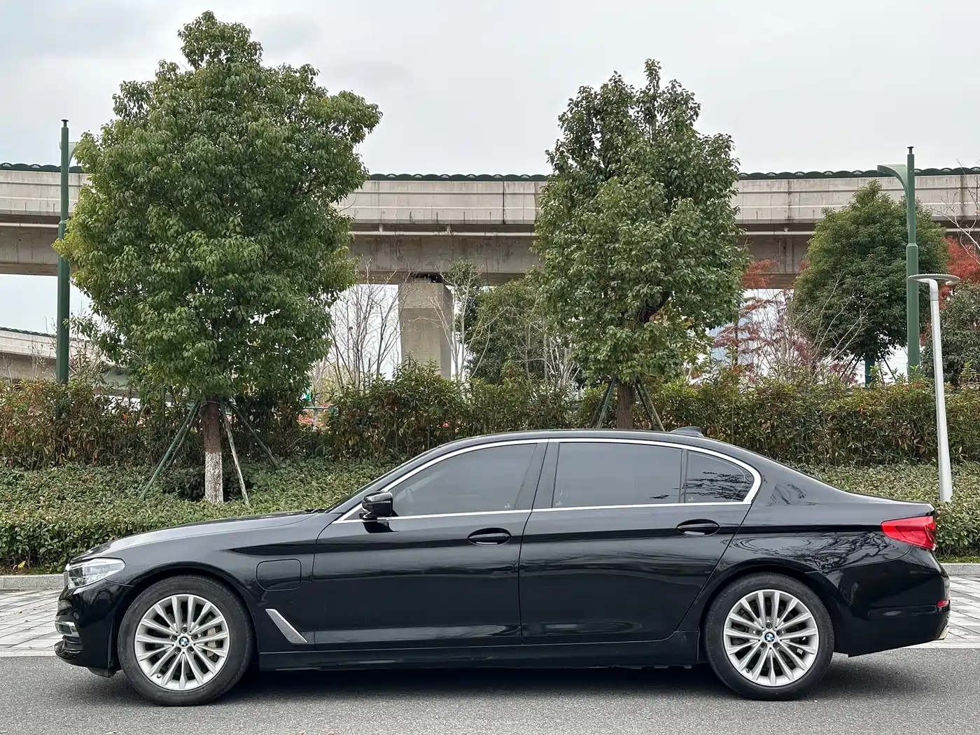 BMW 5 SERIES NEW ENERGY