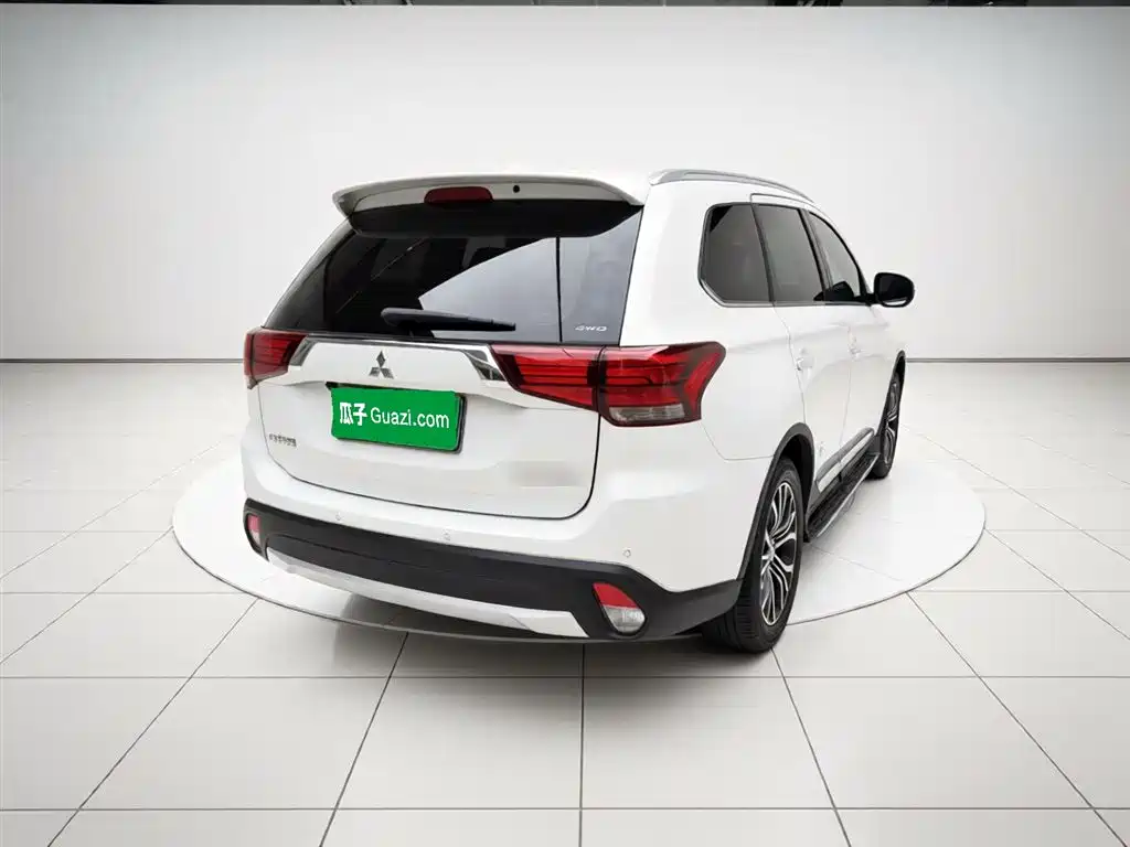 Mitsubishi Outlander 2018 2.4L 4WD Elite Edition 5-seater фото 6
