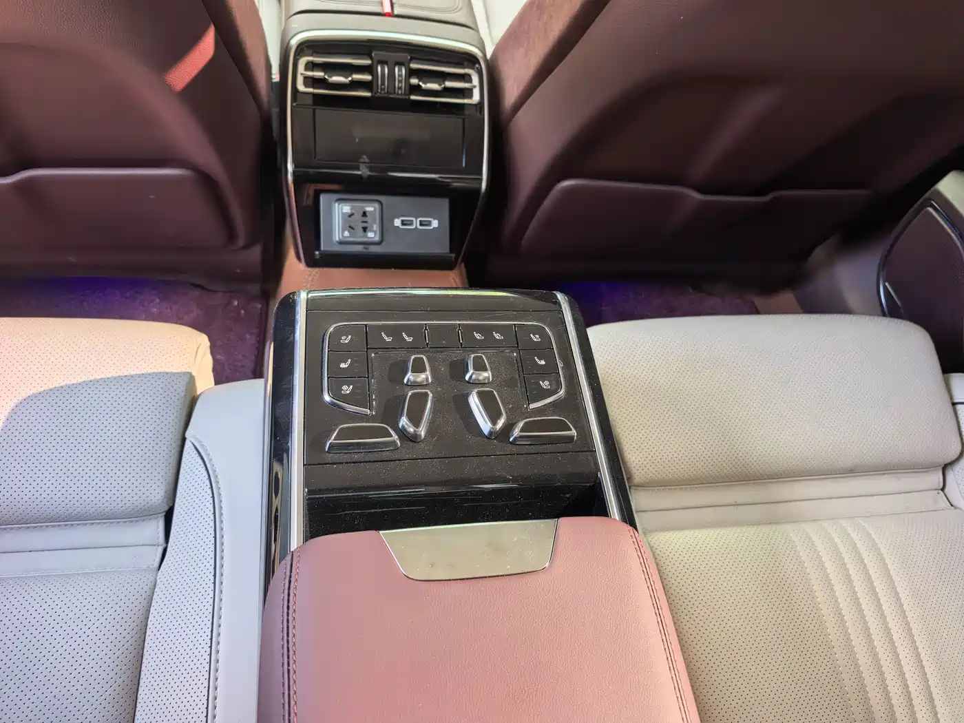 Hongqi H9 2020 2.0T Smart Connection Qi Chang Edition фото 14