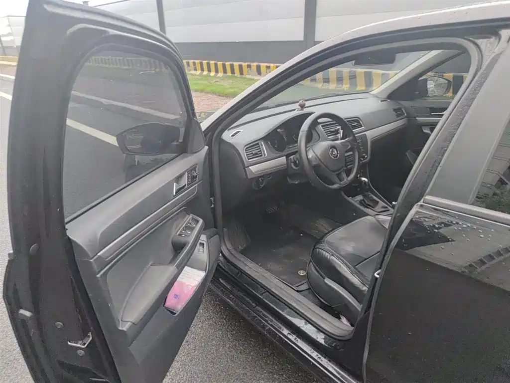 Volkswagen Lavida 2017 1.6L Automatic Trend Edition фото 17