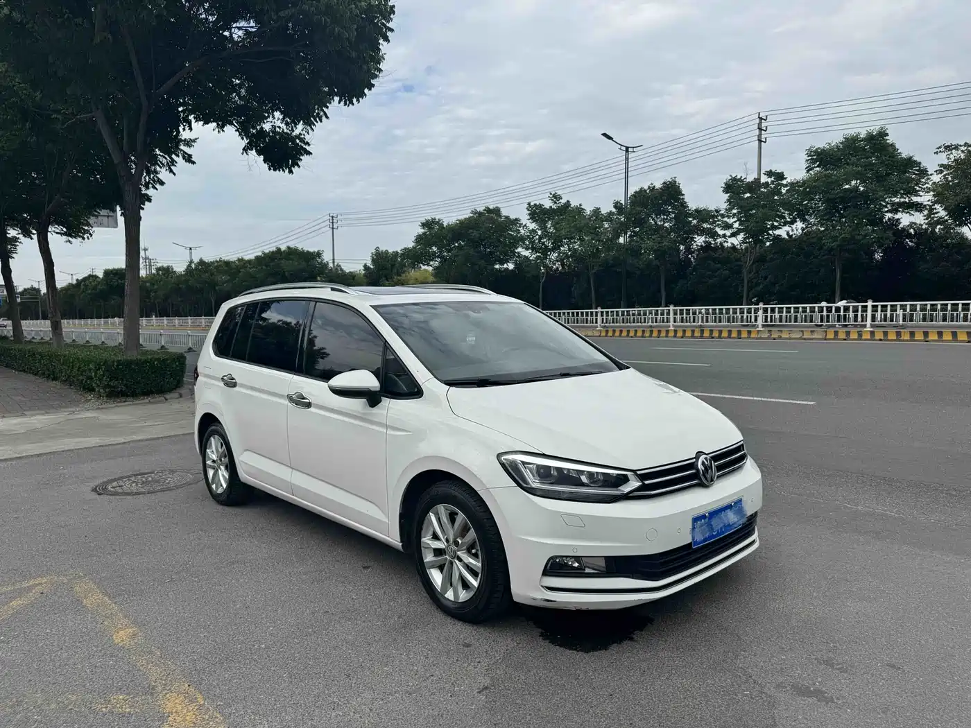 Volkswagen Touran 2016 Touran L 280TSI DSG Elegance фото 7