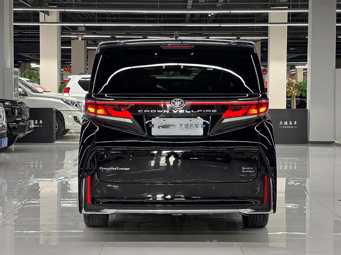 Toyota Vellfire 2024 Crown Hybrid 2.5L Executive Premium Edition фото 5