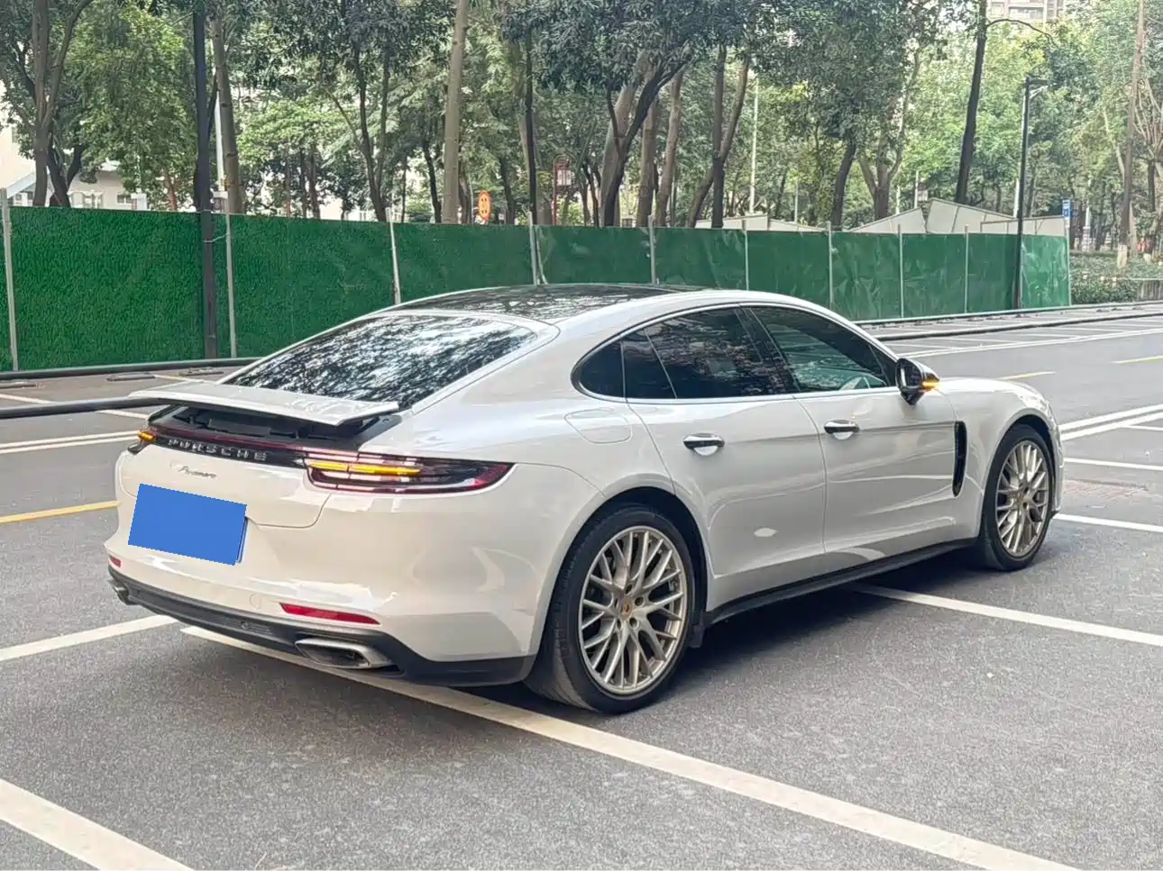 Porsche Panamera 2020 Panamera 10th Anniversary Edition 2.9T фото 4