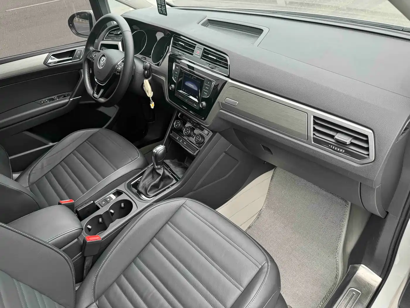Volkswagen Touran 2016 Touran L 280TSI DSG Elegance фото 21