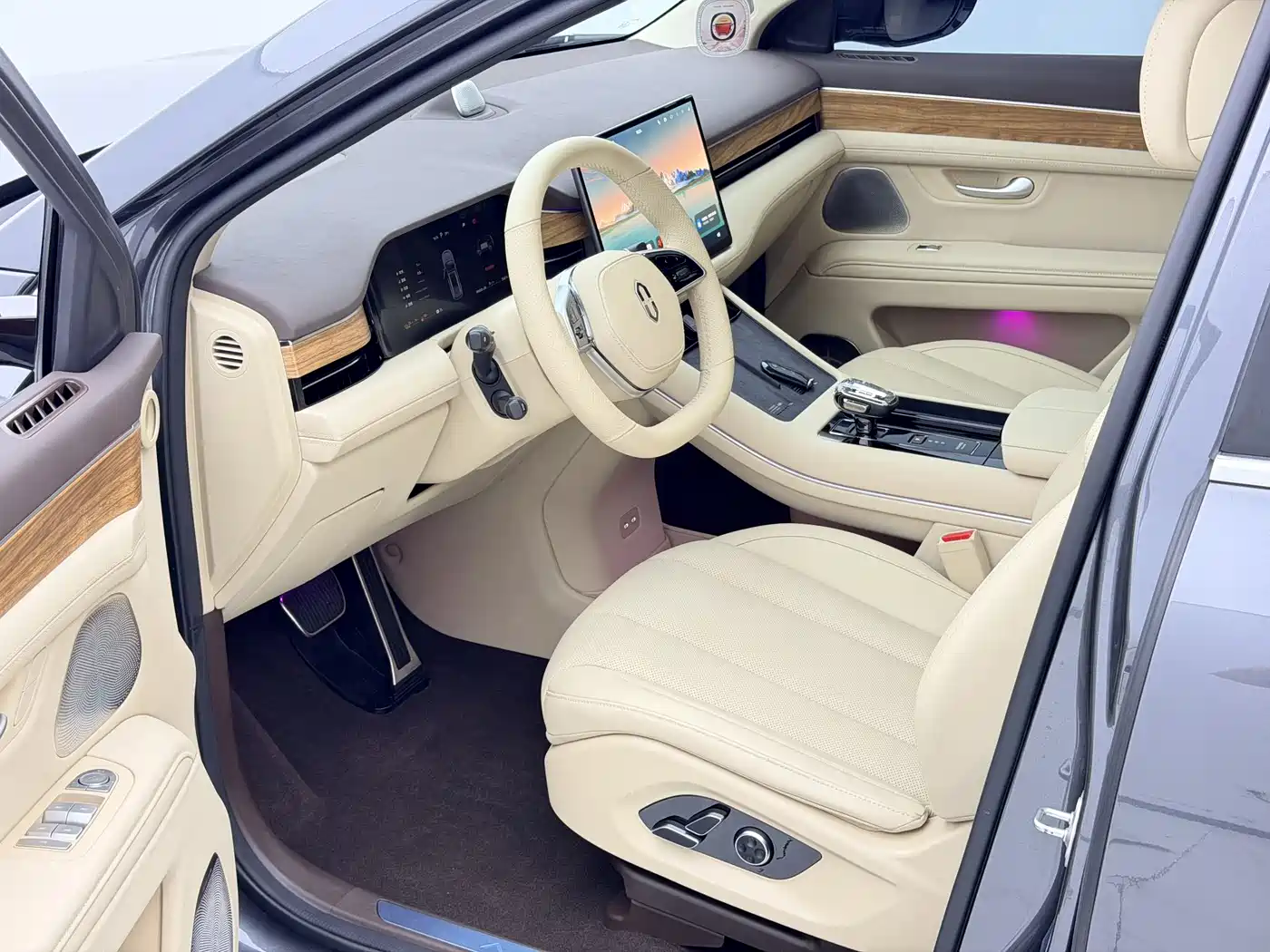 AITO Wenjie AITO M7 2024 1.5T Smart AWD Max Edition 5-Seater фото 3