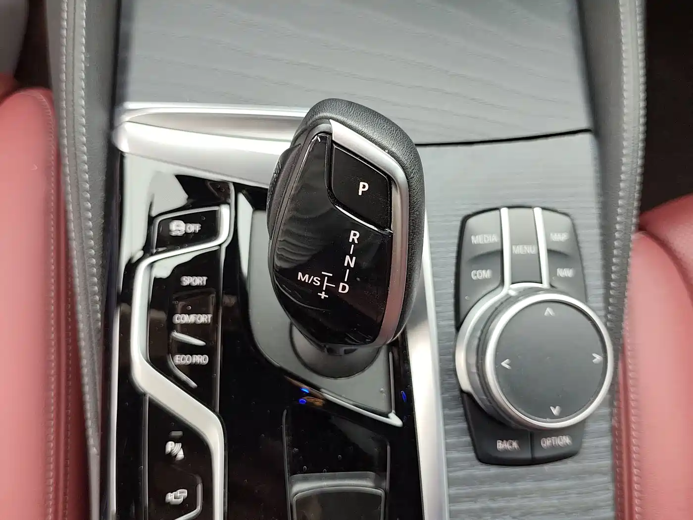 BMW 5 Series 2021 530Li Premium M Sport Package фото 10