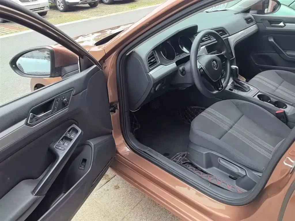 Volkswagen Lamando 2018 230TSI DSG Trend Edition фото 12