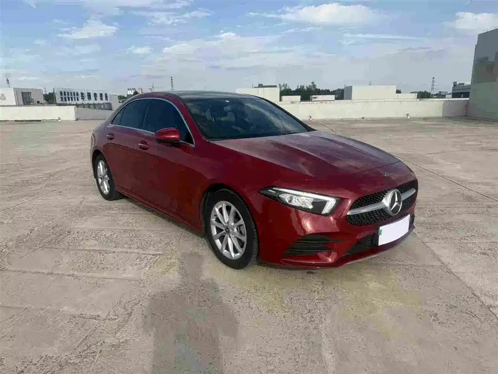 Mercedes-Benz A-Class 2019 A 200 L Sport Sedan фото 3