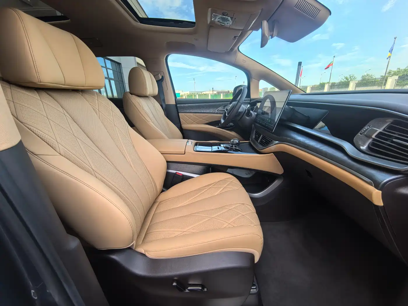 Denza D9 2025 EV Smart Drive Edition 620 Luxury фото 13