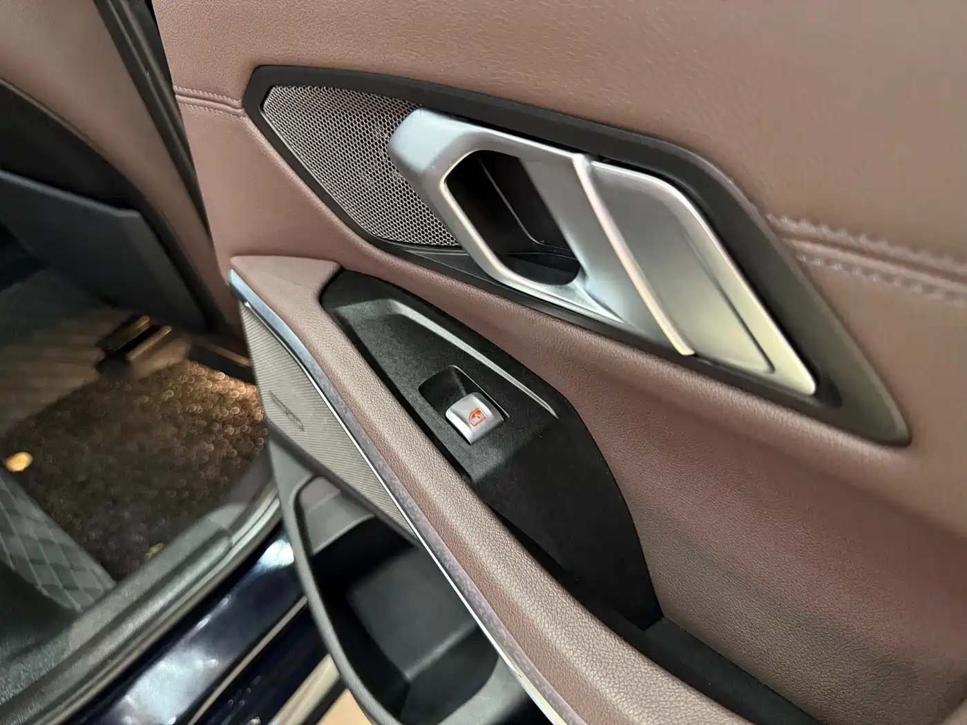 BMW 3 Series 2020 Facelift 325i M Sport Night Edition фото 24