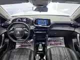 Photo 10 - Peugeot 2008