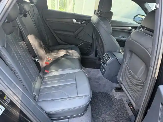 Фото 7 - Audi Q5L