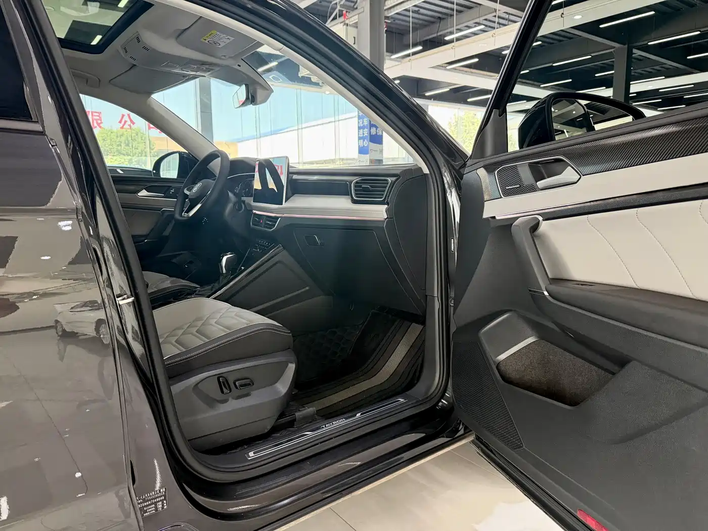 Volkswagen Tayron 2023 280TSI 2WD Luxury Plus Advanced Edition фото 8