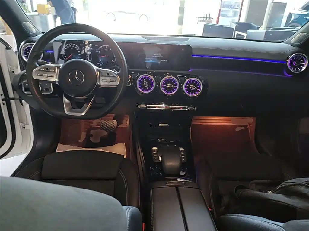 Mercedes-Benz A-Class 2021 A 200 L Sport Sedan Fashion Edition фото 10