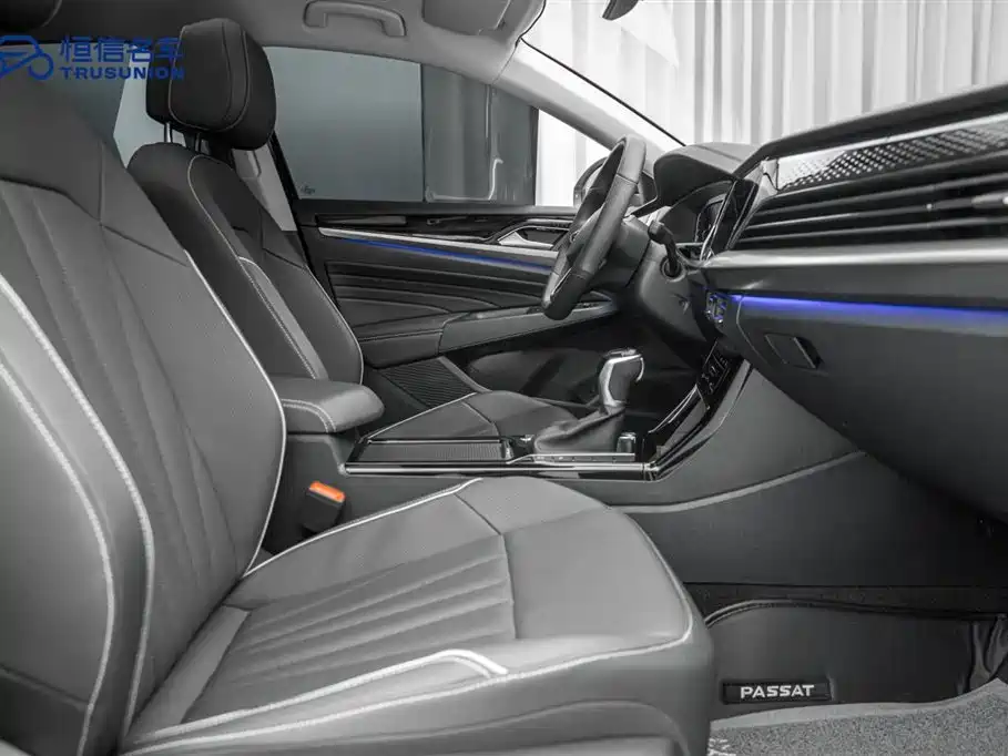 Volkswagen Passat 2024 380TSI Luxury фото 15