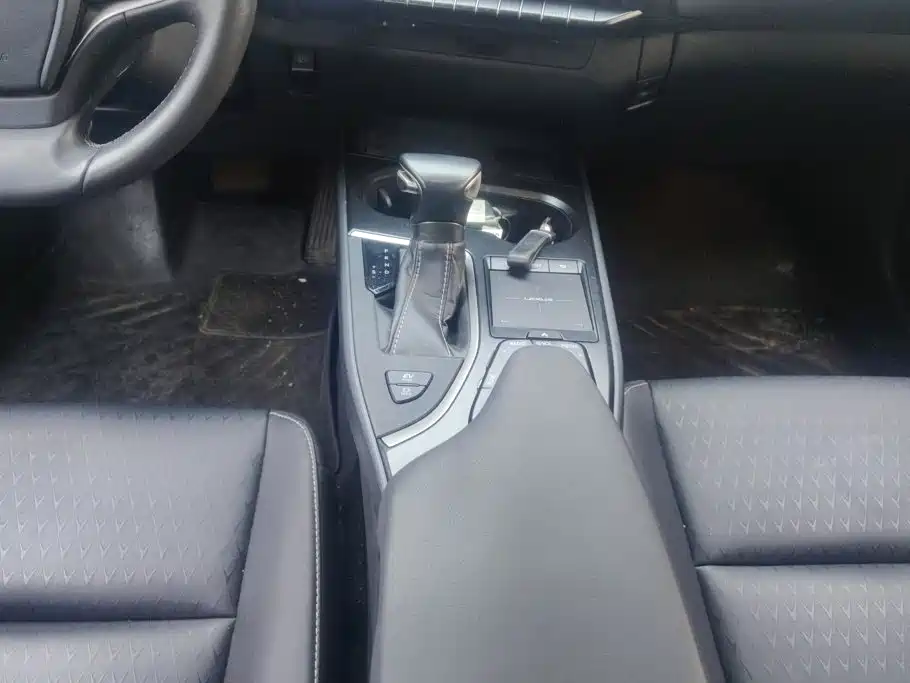 Lexus UX 2020 2020 260h Explore Cool Edition