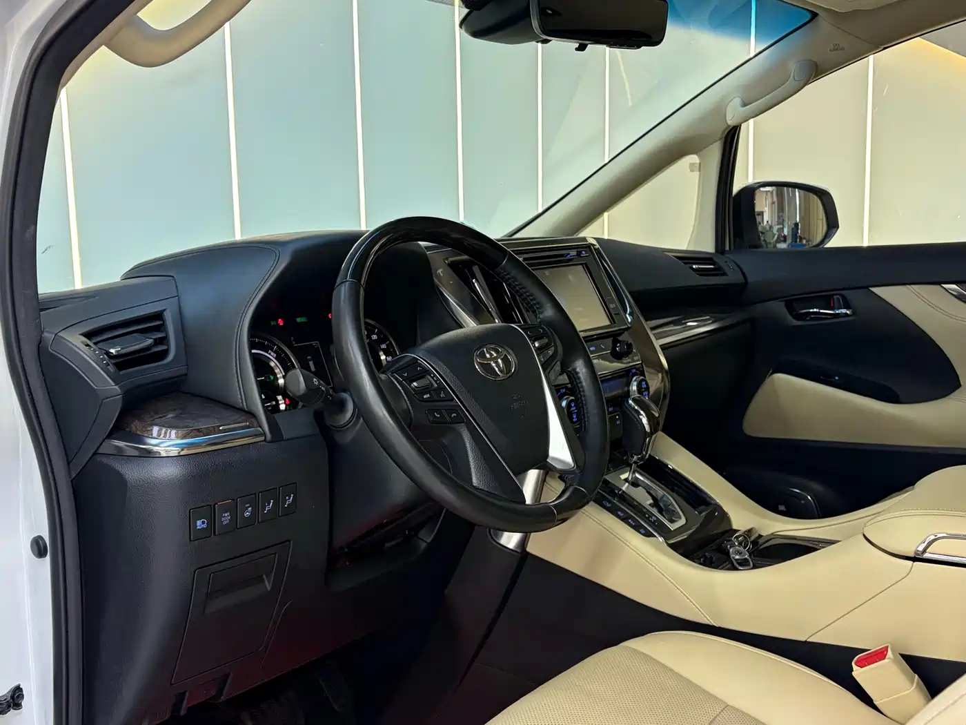 Toyota Vellfire 2020 2019 Hybrid 2.5L HV Premium Edition
