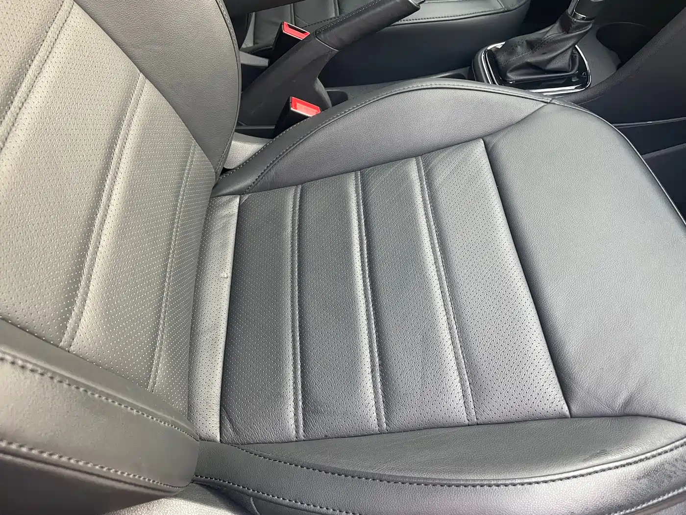 Volkswagen Polo 2014 1.4L Automatic Luxury Edition фото 11