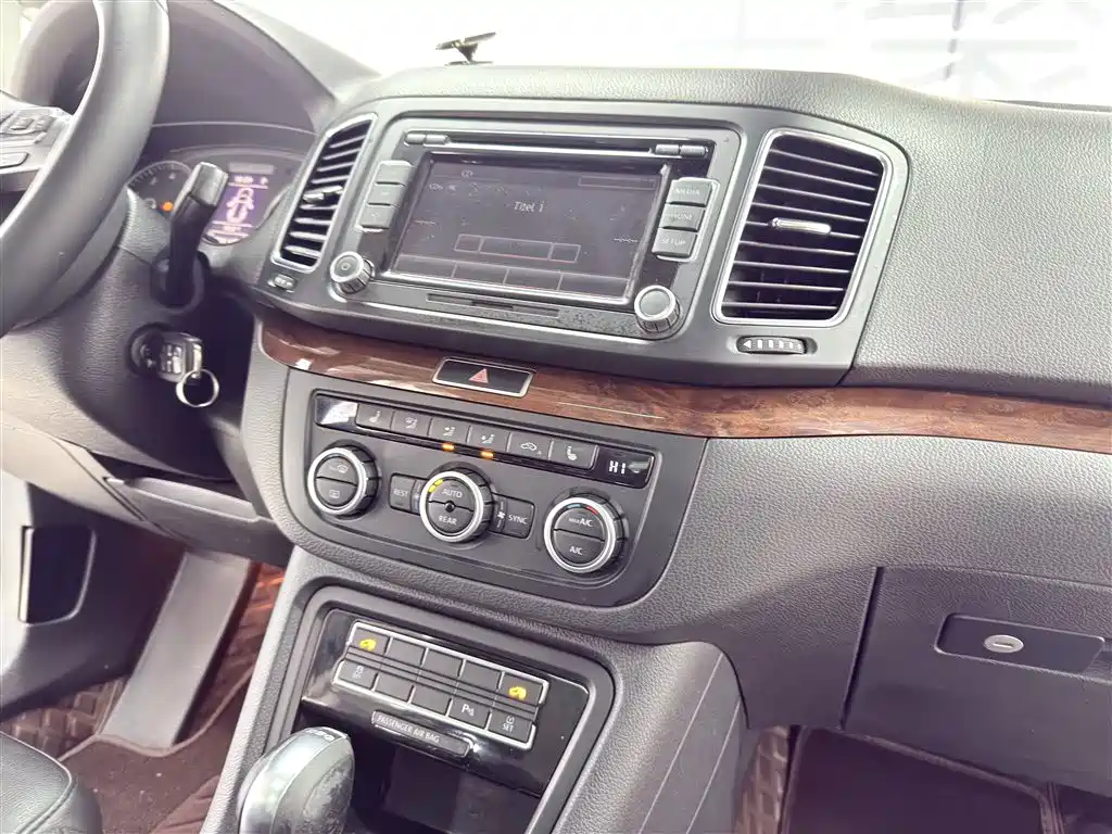 Volkswagen Sharan 2014 2.0TSI Comfort фото 18