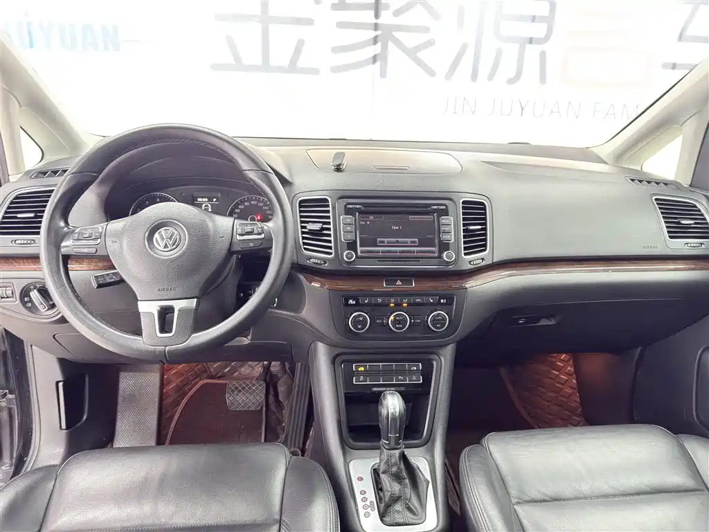 Volkswagen Sharan 2014 2.0TSI Comfort фото 12