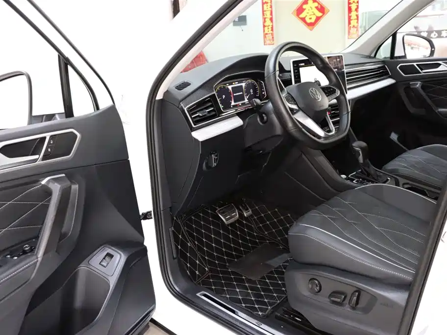 Volkswagen Tiguan L 2024 330TSI Automatic 2WD R-Line Premium Enjoyment Edition фото 8