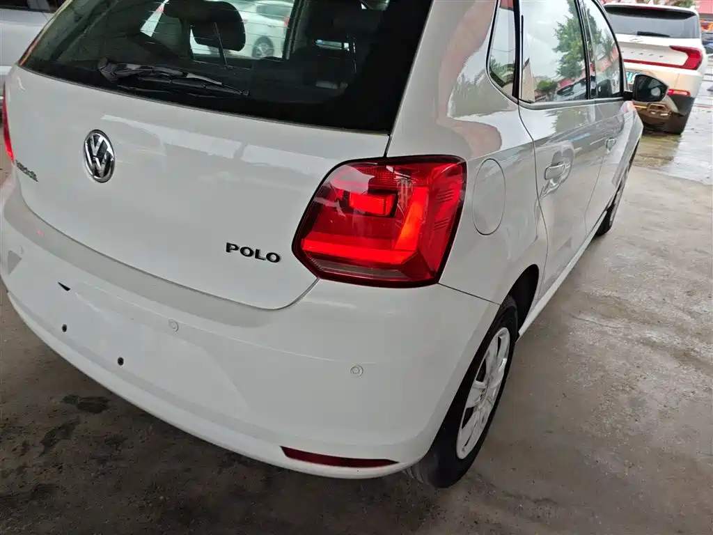 Volkswagen Polo 2016 1.4L Manual Trend фото 8