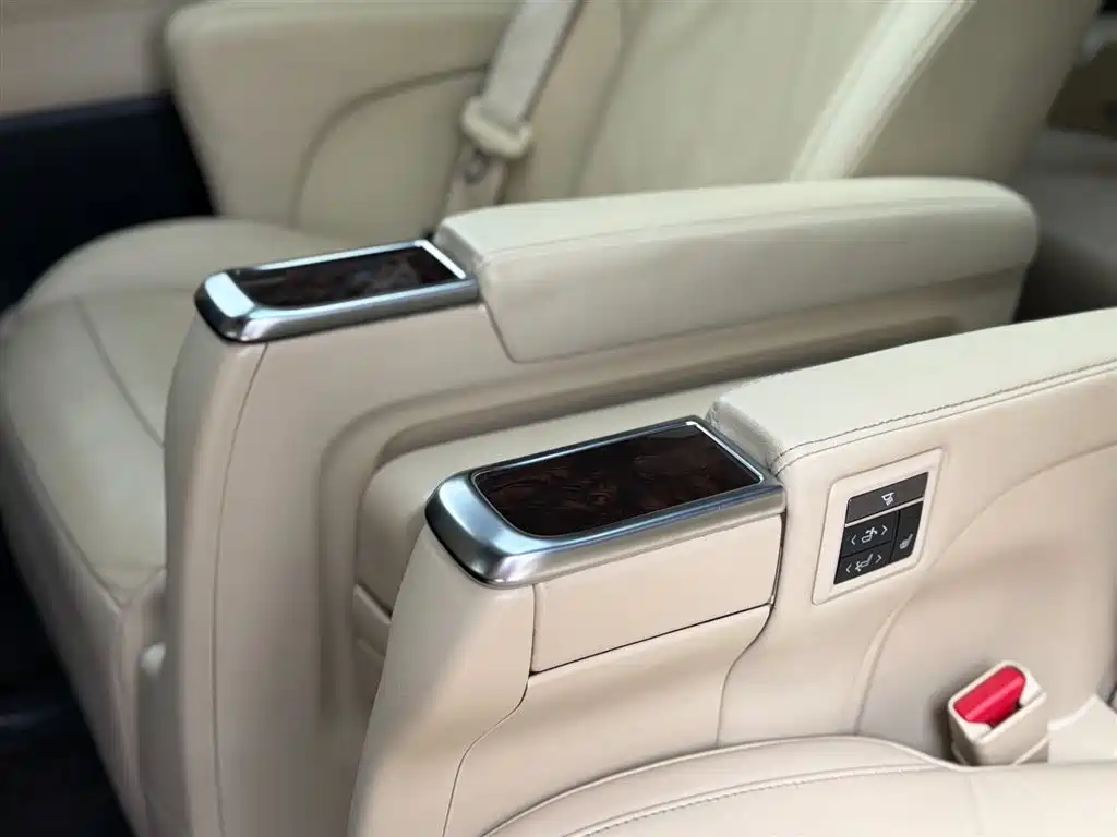 Toyota Alphard 2019 Hybrid 2.5L Luxury фото 22