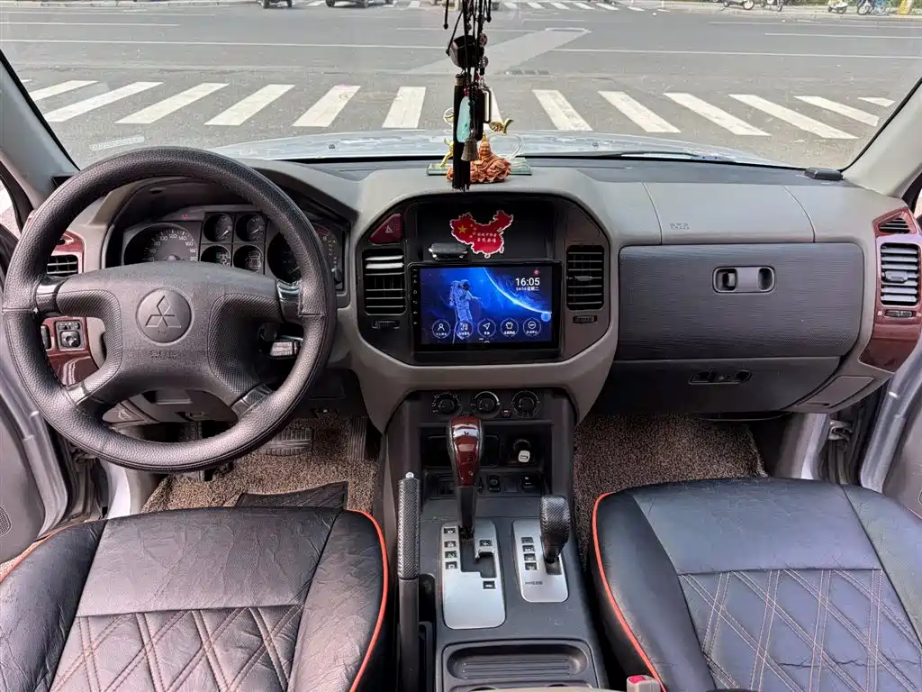 Mitsubishi Pajero 2006 Model 3.0L AT GLX фото 14