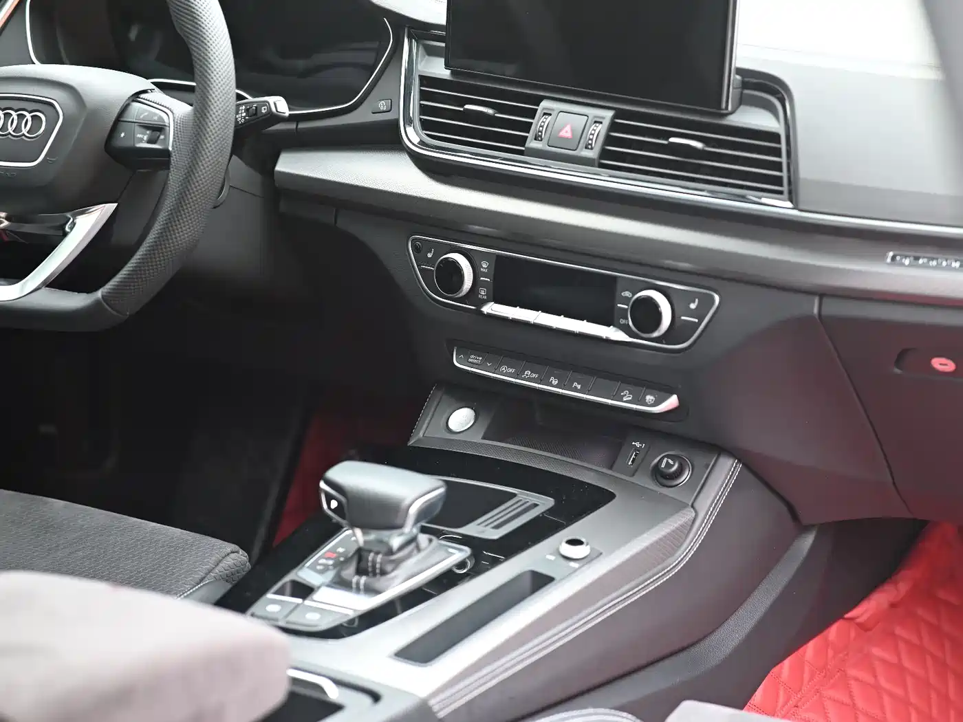 Audi Q5L Sportback 2021 45 TFSI Luxury фото 9