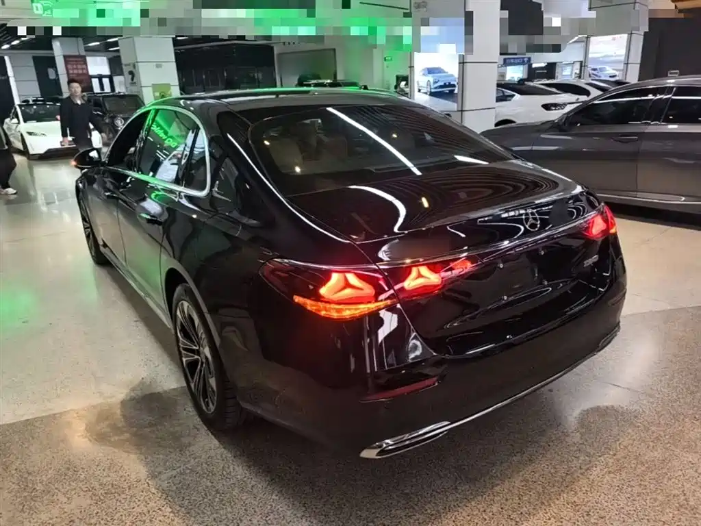 Mercedes-Benz E-Class New Energy 2024 E 350 e L Plug-in Hybrid Sedan фото 5