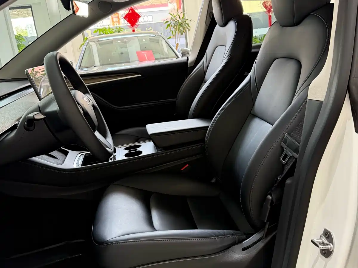 Фото 4 - Tesla Model Y