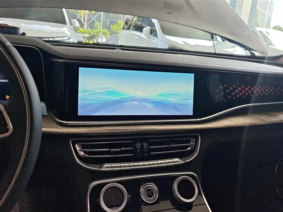 Hongqi H9 2020 2.0T Smart Connection Qi Chang Edition фото 13