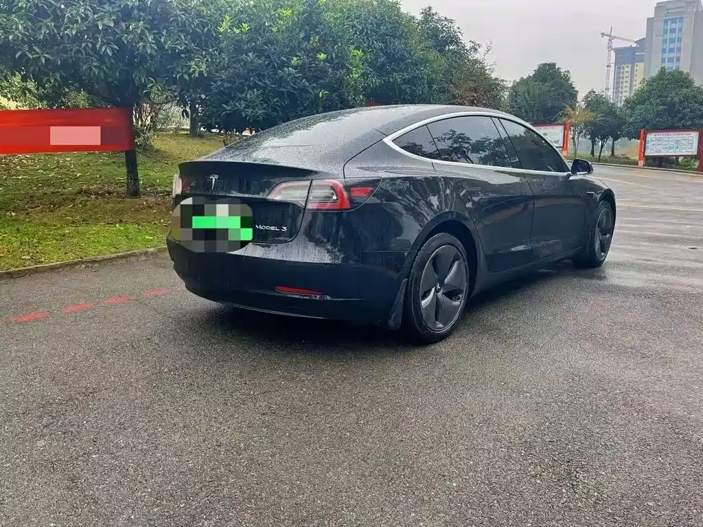 Фото 7 - Tesla Model 3