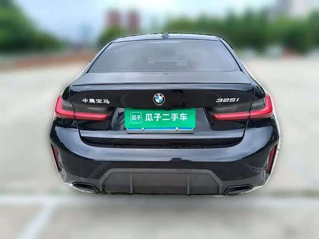 BMW 3 Series 2024 325i M Sport Shadowline Package фото 3