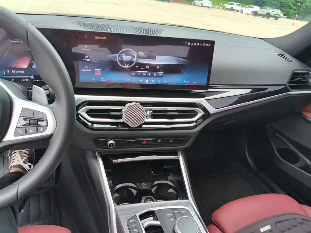 BMW 3 Series 2024 325i M Sport Shadowline Package фото 9